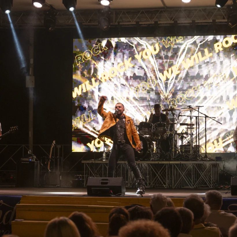 QUEEN MANIA – TRIBUTO AI QUEEN - NOTTE BLU CERIALE